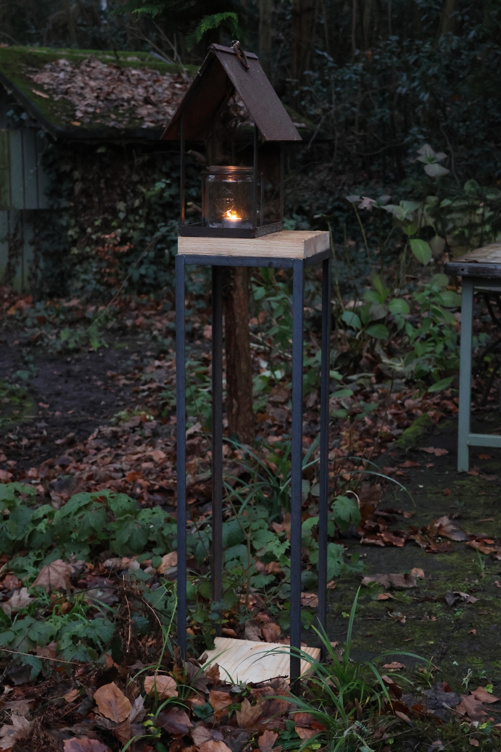Windlicht auf Sockel