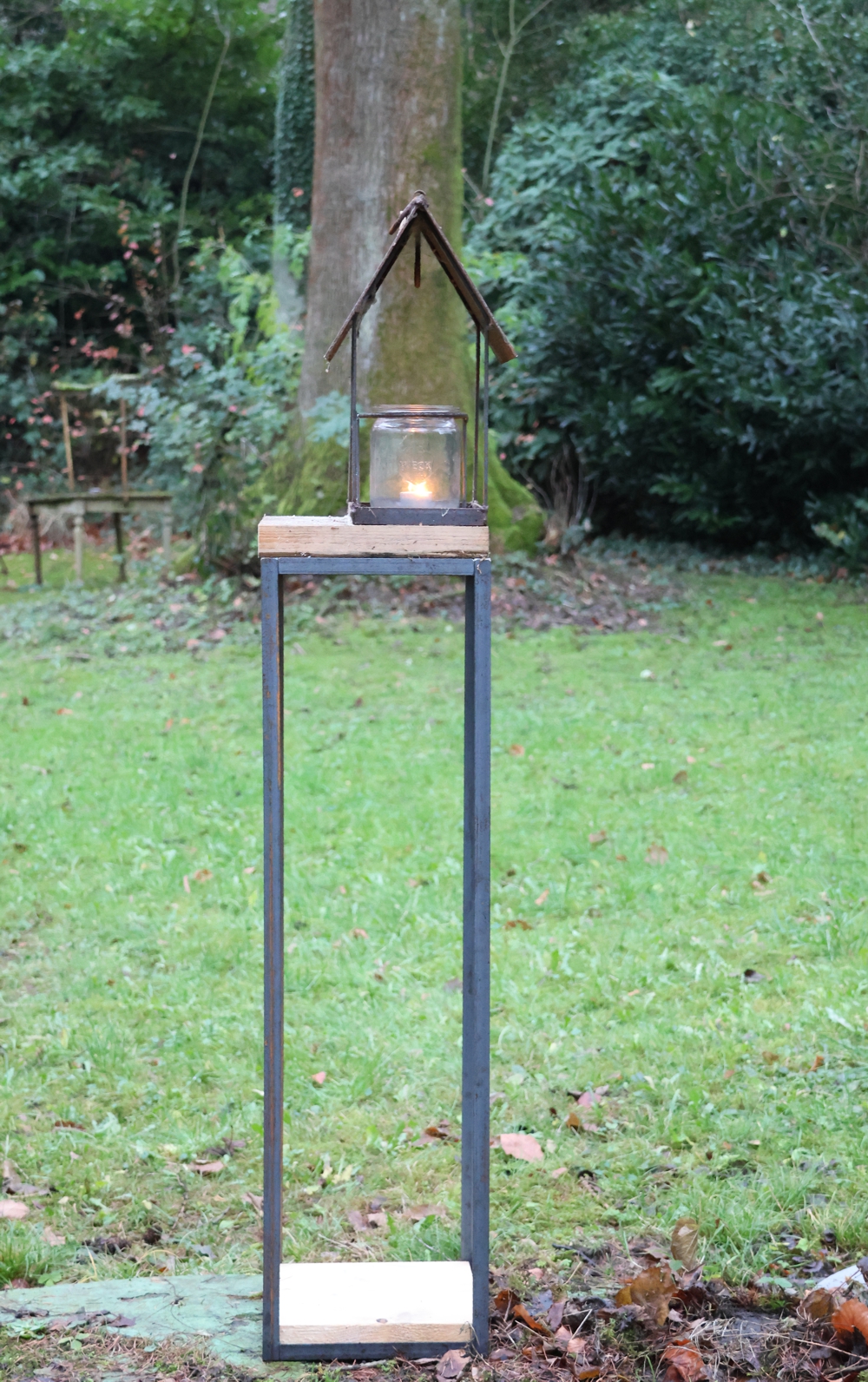 Windlicht auf Sockel