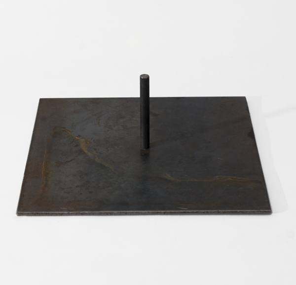 Skulpturensockel 20 x 20 cm, Objektständer, Skulpturenständer, Büstenständer, Metallfuß für Objekte, Museumssockel, Fuß für Holzobjekte, Präsentationssockel, Metallsockel