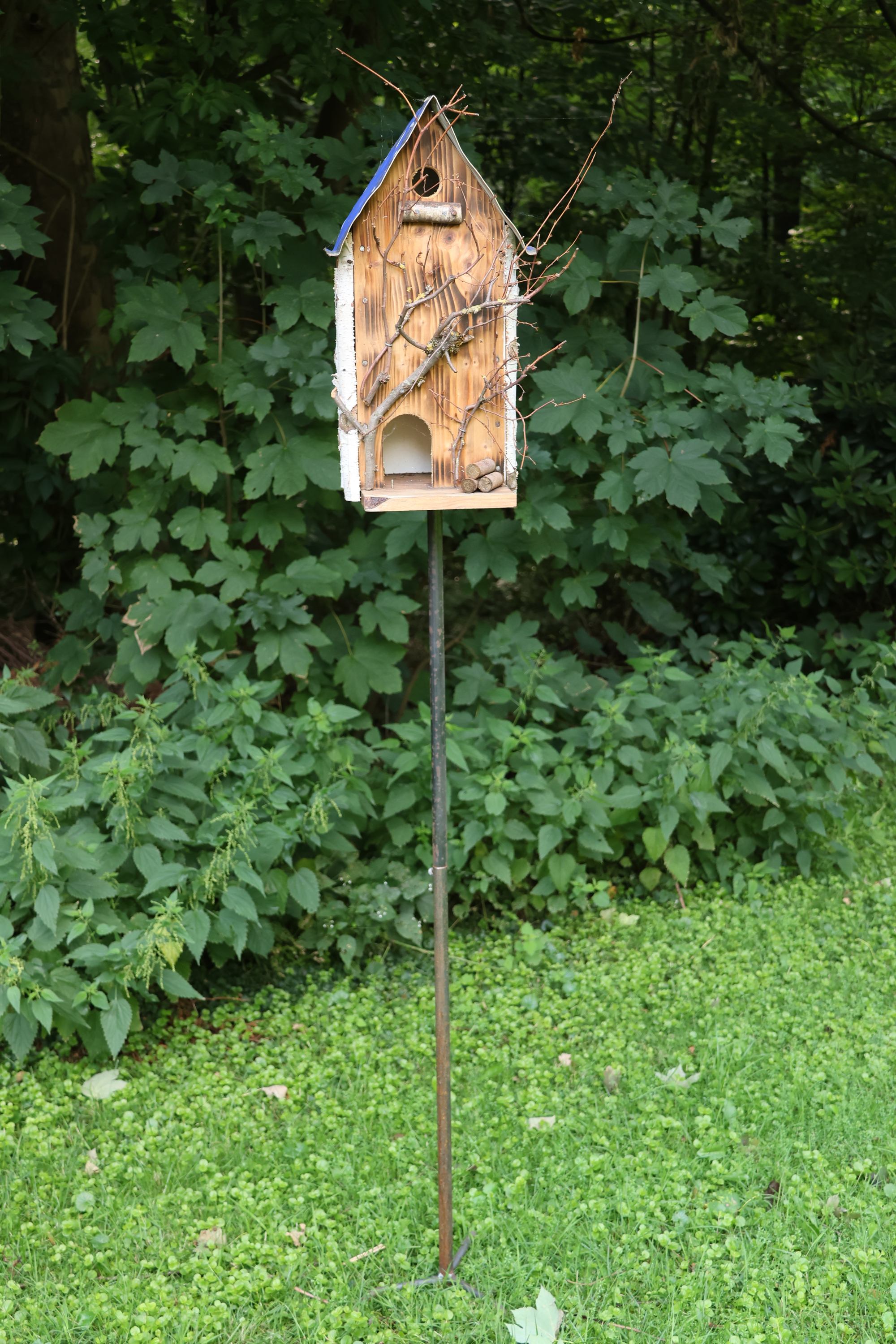 Vogelhaus auf Steckfuß, Nistkasten, Vogelfutterhaus für weiche Böden Vogelhaus auf Steckfuß, Nistkasten, Vogelfutterhaus für weiche Böden