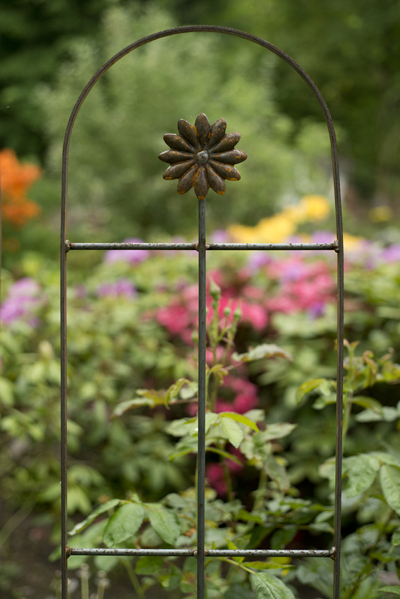 Großes Rankgitter "Blume", Rankhilfe für Töpfe, Beetstecker Rankhilfe, Rosengitter, Kletterhilfe für Wicken