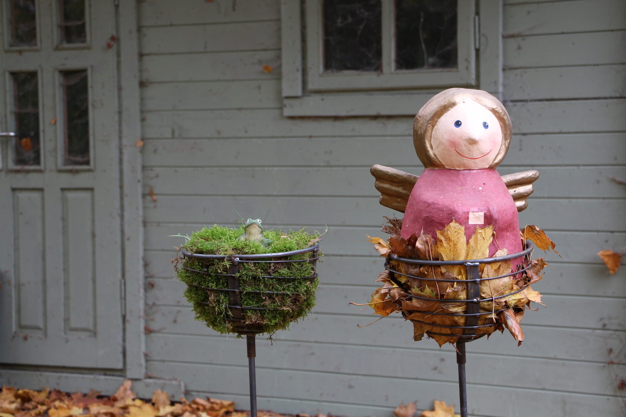 Korb auf Stab, Pflanzkorb aus Eisen, Stabiler Pflanzkorb aus Eisen, Muttertagsgeschenk, Gartenstecker , Pflanzkorb zum stecken, Eisenrost 