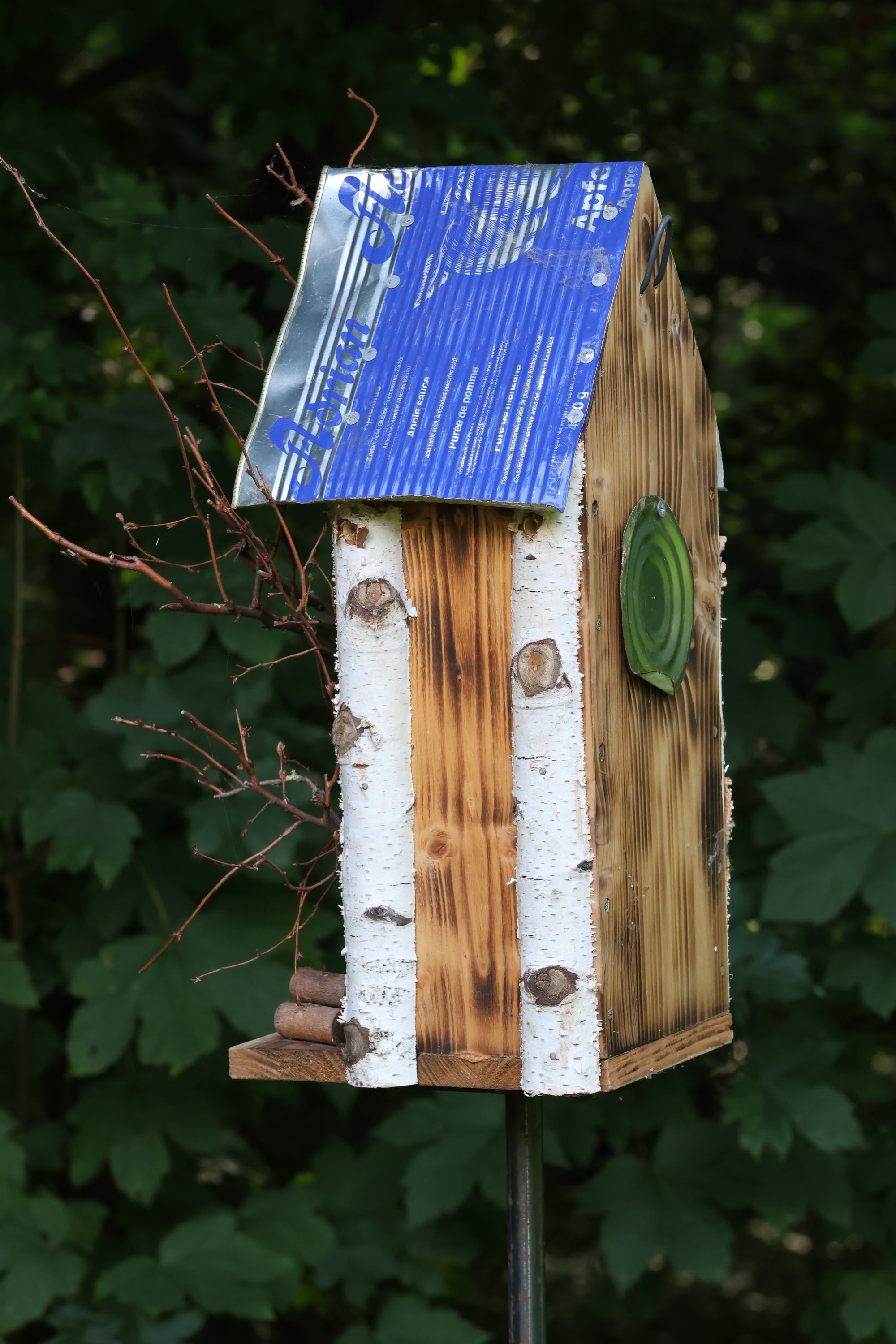 Vogelhaus auf Steckfuß, Nistkasten, Vogelfutterhaus für weiche Böden Vogelhaus auf Steckfuß, Nistkasten, Vogelfutterhaus für weiche Böden