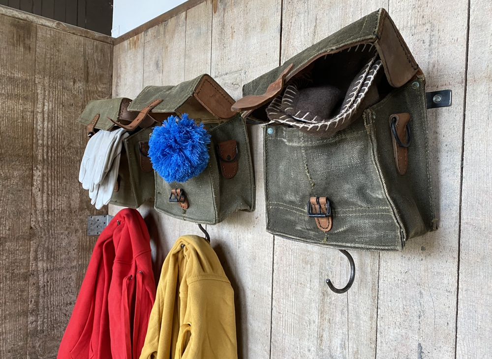 Garderobe / Wandtasche mit Haken